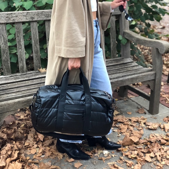 Powerplay Black Pillowy Quilted Duffle Bag - Picture 7 of 8